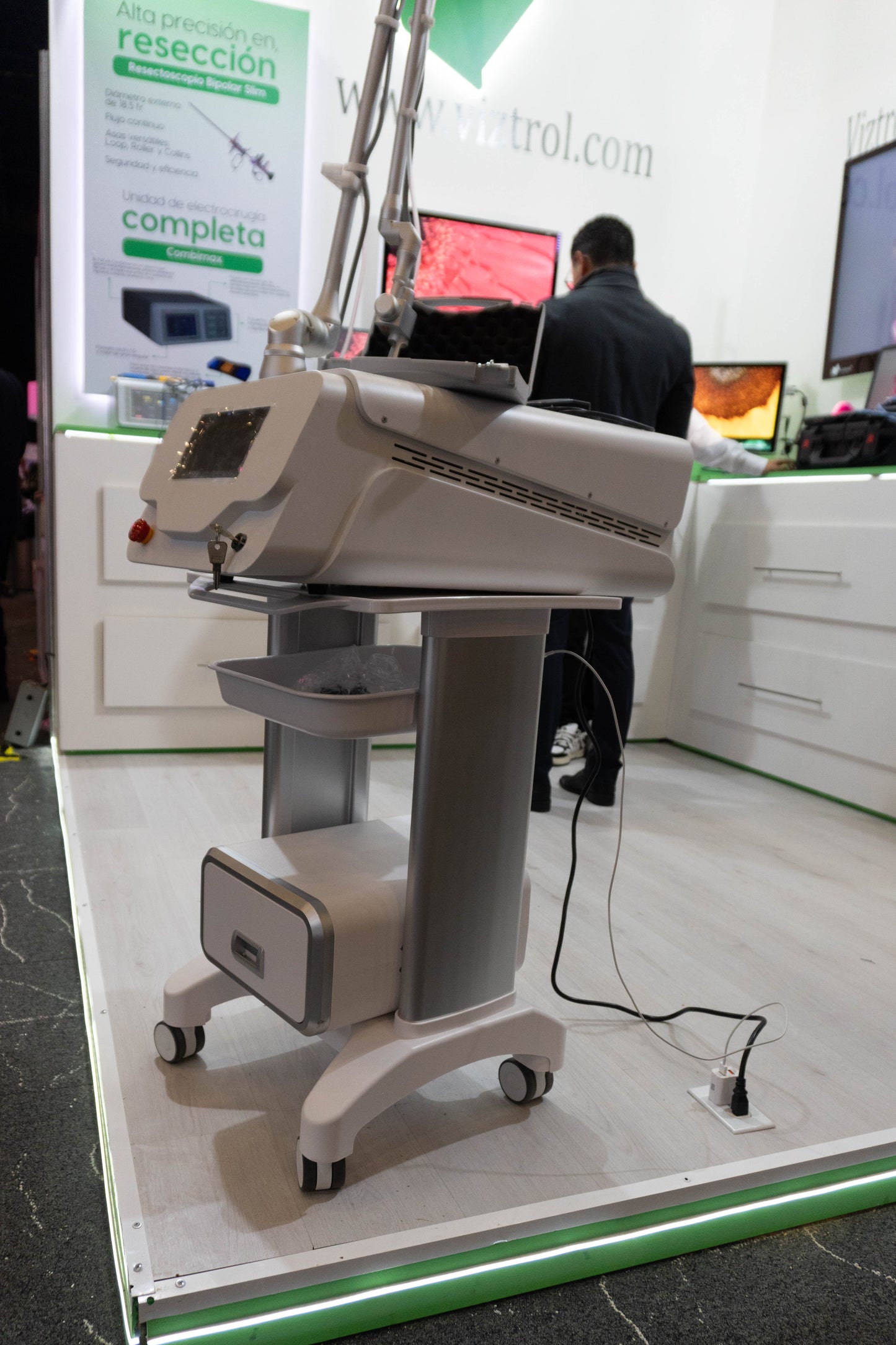 Láser CO2 Pulsado Fraccionado Portátil - 60 Watts - Viztrol